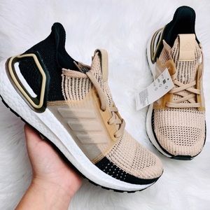 Adidas ultraboost 19 pale nude/core black NWT